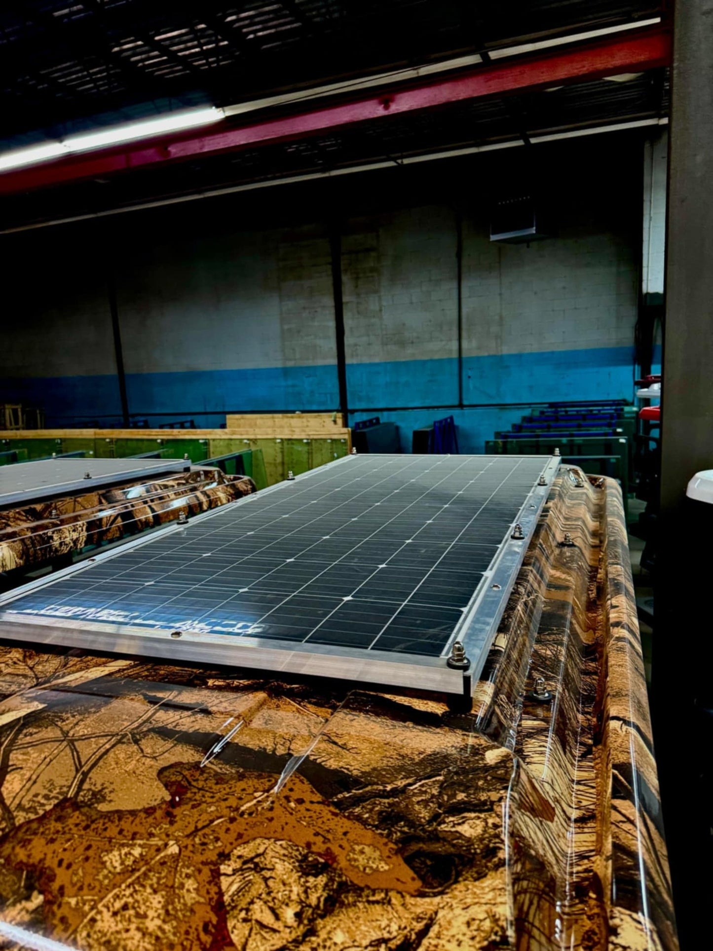 Panneaux solaires 200W avec kit d'installation.